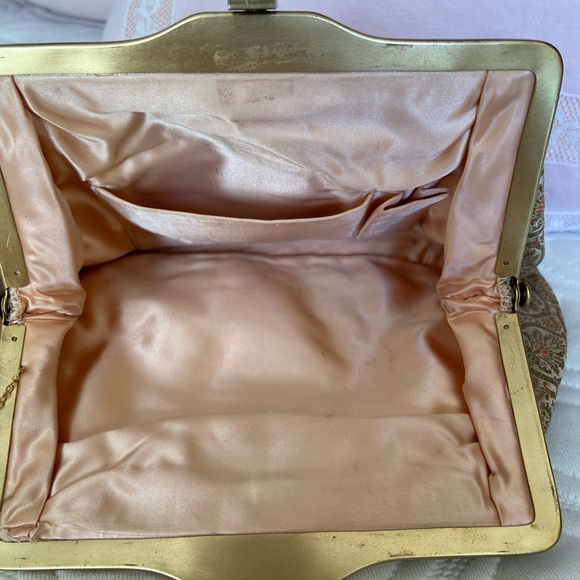 Vintage Clutch - Picture 9 of 10